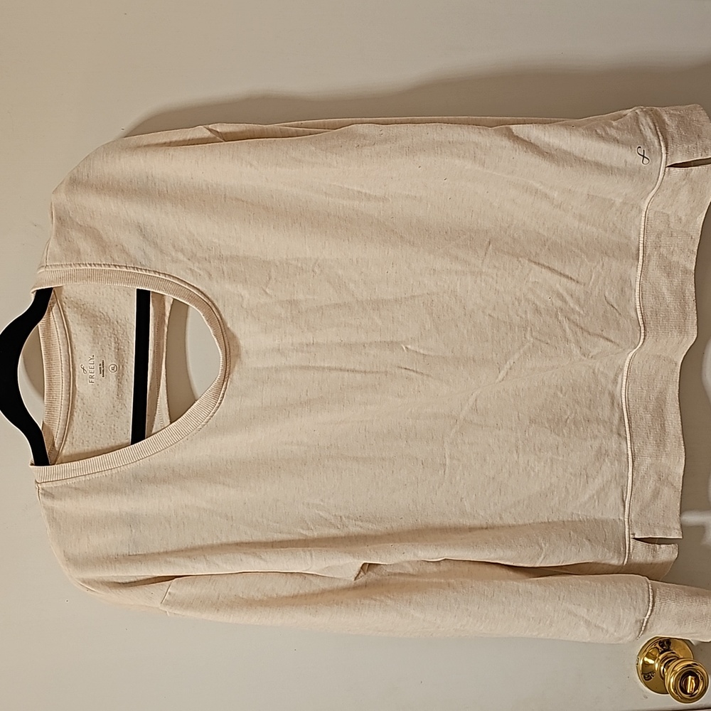 Open Back Sweat Shirt Freely Size XL in Tan color